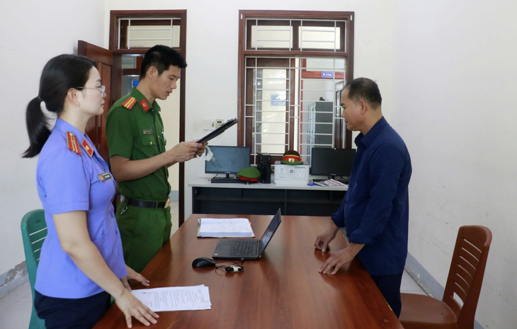 Phá đường dây làm thuốc giả, nhờ các KOL quảng cáo là thuốc 'đông y gia truyền' - Ảnh 1.