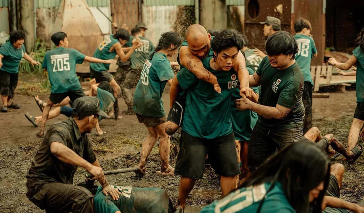 'Quỷ ăn tạng 4' gây sốt nhưng chưa đủ sức lật đổ 'Trại buôn người' - Ảnh 2.