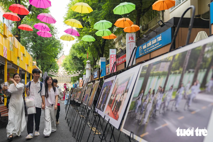 Ngày hội Văn hóa Áo dài TP.HCM: Gìn giữ di sản từ những người đứng sau tà áo - Ảnh 12.