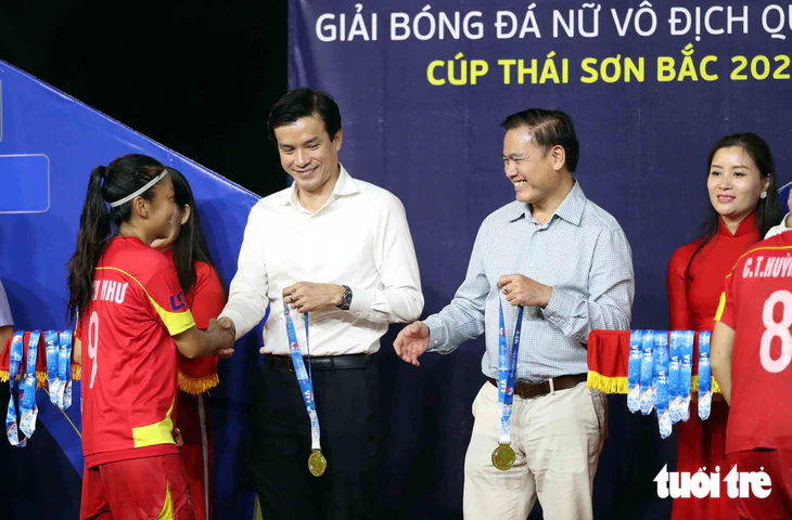 CLB TP.HCM I kém vui trong ngày nhận Cúp vô địch bóng đá nữ quốc gia - Ảnh 4.