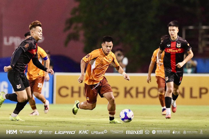 HLV Hoàng Anh Gia Lai: Chúng tôi học theo bóng đá thế giới - Ảnh 2.