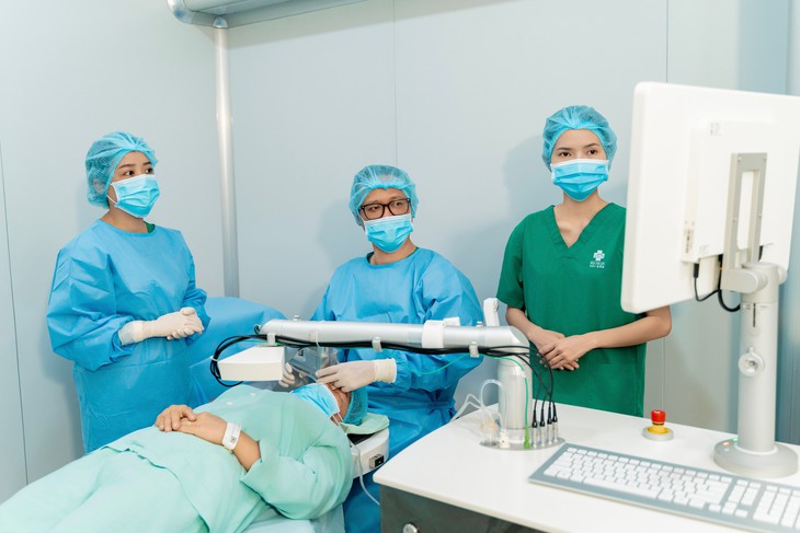 Phẫu thuật đục thủy tinh thể Tại bệnh viện mắt Sài Gòn Nha Trang: Công nghệ laser tiên tiến 2026 - Ảnh 4.