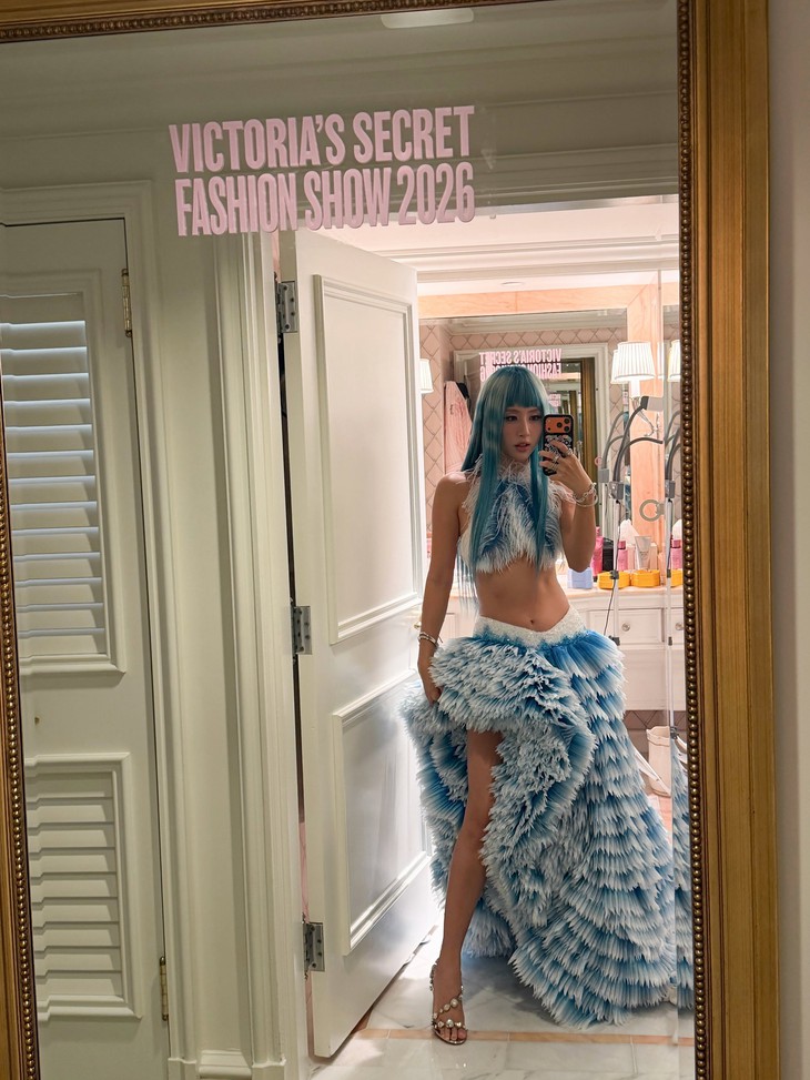Quỳnh Anh Shyn trở lại Victoria’s Secret với thiết kế của Lê Thanh Hòa - Ảnh 6.