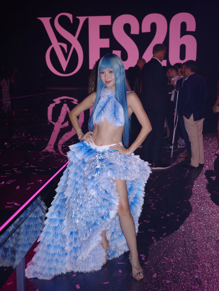 Quỳnh Anh Shyn trở lại Victoria’s Secret với thiết kế của Lê Thanh Hòa - Ảnh 3.