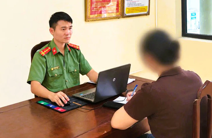 Hai người phụ nữ bị xử phạt vì đăng tin xúc phạm cá nhân, tổ chức lên mạng xã hội - Ảnh 1.