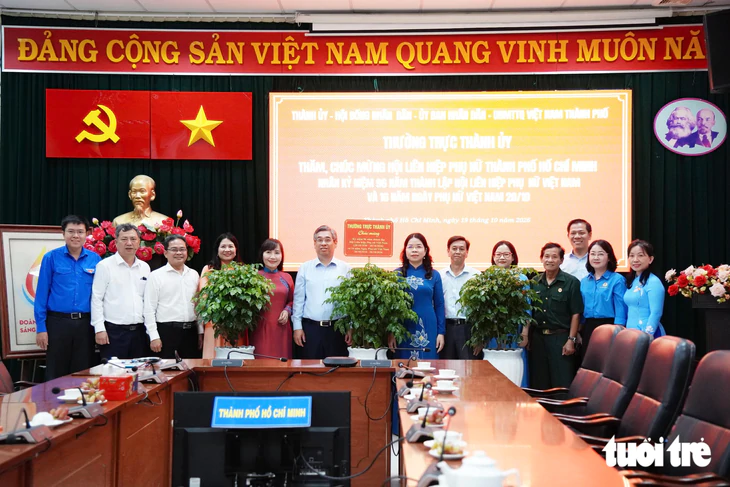 Phó bí thư Nguyễn Phước Lộc: Công tác phụ nữ góp phần đầu tư cho phát triển, cho tương lai - Ảnh 1.
