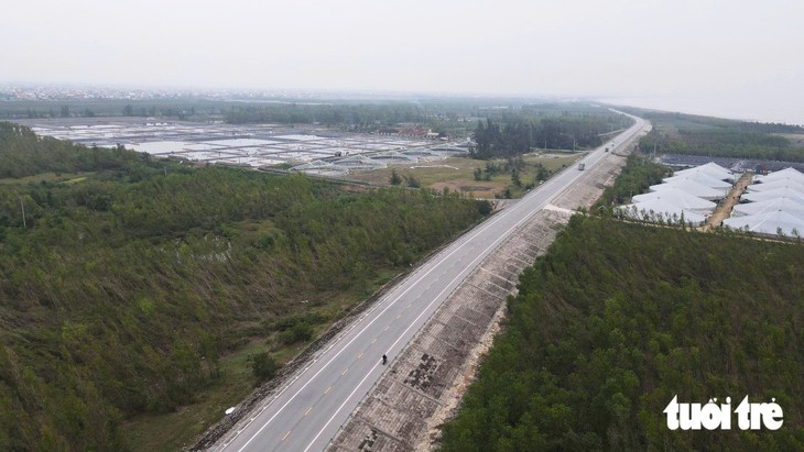 Đề nghị dỡ biển hạn chế tốc độ 40km/h trên đường ven biển qua Nghệ An - Ảnh 3.