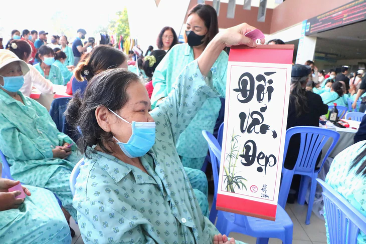 'Đời vẫn đẹp' sau 5 năm rưỡi chiến đấu với ung thư - Ảnh 1.