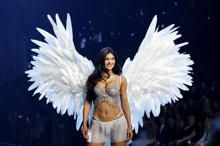 Kylie Jenner - Ảnh 1.