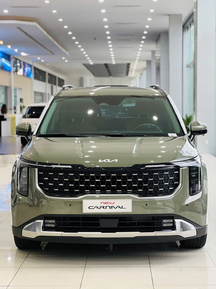 Tin tức giá xe: Kia Carnival giảm giá tới 170 triệu đồng tại đại lý - Ảnh 4.