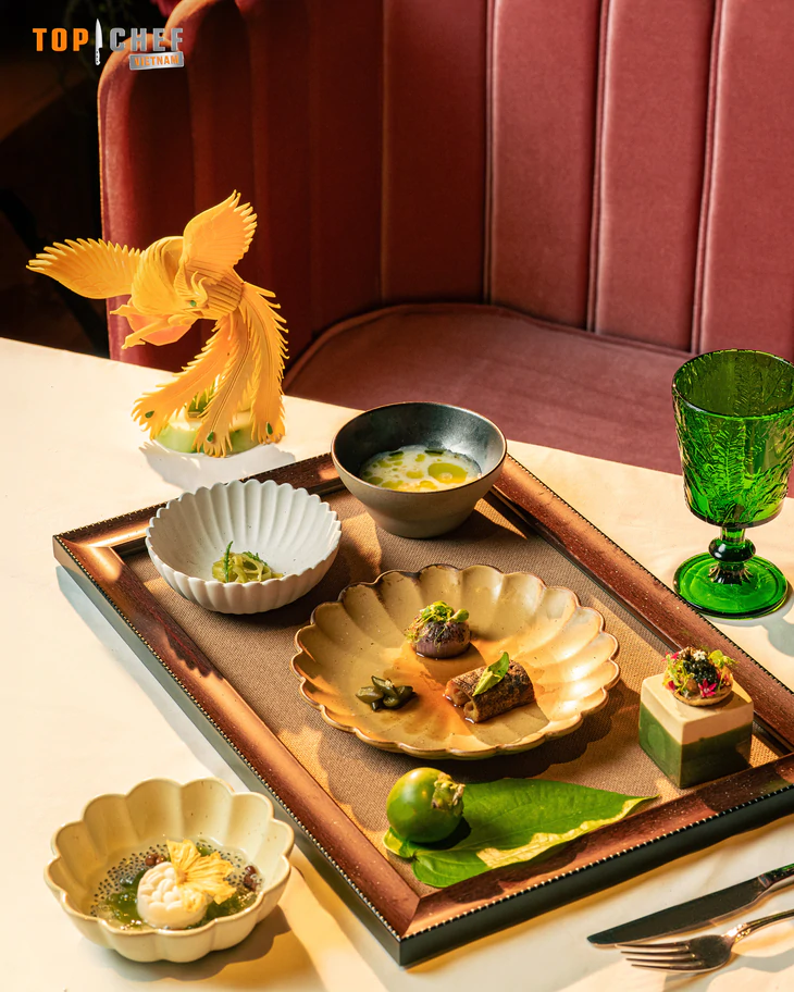 Đầu bếp Khắc Linh chiến thắng Top Chef bằng món ăn từ yến tiệc cung đình Huế - Ảnh 2.