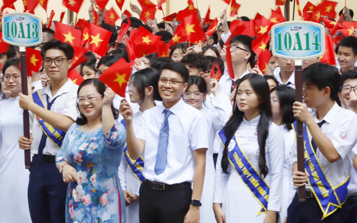 Dự kiến thi tuyển lớp 10 chỉ hai môn toán, ngữ văn - Ảnh 2.