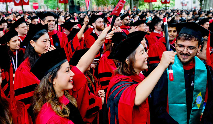 Đại học nước ngoài xử lý 'lạm phát' bằng giỏi thế nào? - Ảnh 2.