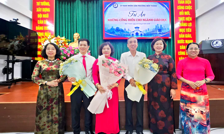 2.462 hiệu trưởng, hiệu phó chuyển sang làm giáo viên sau sắp xếp trường học ở TP.HCM - Ảnh 2.
