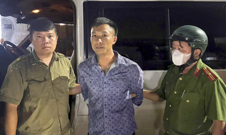 Hủy số điện thoại, xóa tài khoản mạng xã hội, ngủ trên ô tô để trốn truy nã... vẫn bị bắt - Ảnh 2.