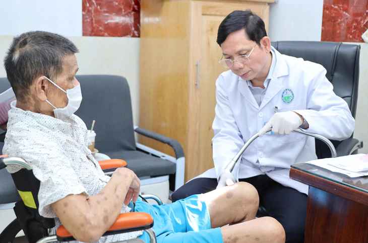 Da đã lành, cơn đau sau zona thần kinh vẫn hành hạ, gây mất ngủ, trầm cảm - Ảnh 2.