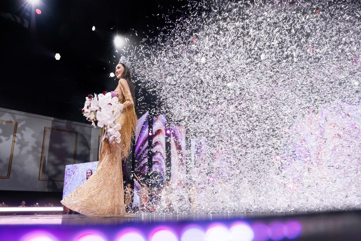 Vừa chạm vương miện, Miss Universe Vietnam Nguyễn Quỳnh Anh xin về chịu tang bà - Ảnh 3.