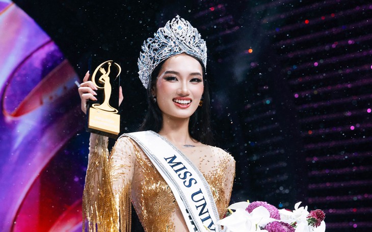Vừa chạm vương miện, Miss Universe Vietnam Nguyễn Quỳnh Anh xin về chịu tang bà - Ảnh 5.