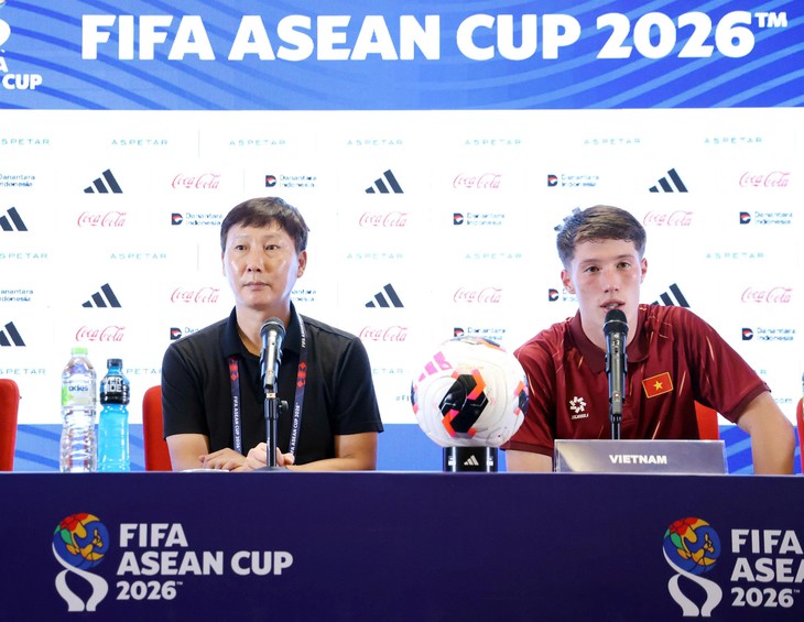 HLV Kim Sang Sik: 'Việt Nam chơi không tốt trong hiệp 1 vì thời tiết' - Ảnh 2.