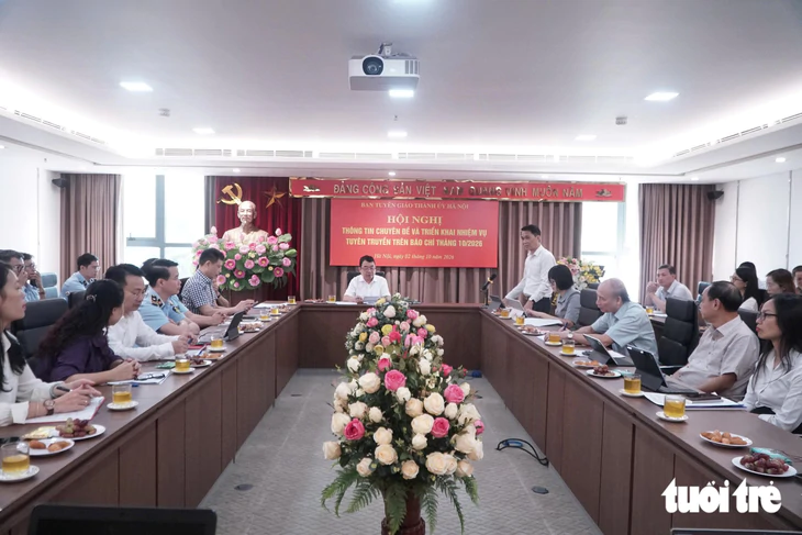 Loạn bán hàng nhóm chung cư ở Hà Nội: Cơ quan chức năng chật vật kiểm soát - Ảnh 1.