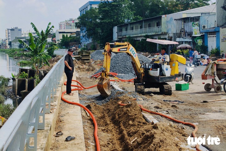 Giải mã đường Phan Huy Ích vì sao ngập sâu, mưa tạnh nước vẫn dâng - Ảnh 6.