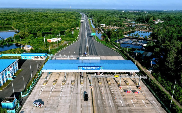 Vì sao đoạn nối cao tốc Bến Lức - Long Thành xuất hiện vạch xương cá "khổ lớn" - Ảnh 4.