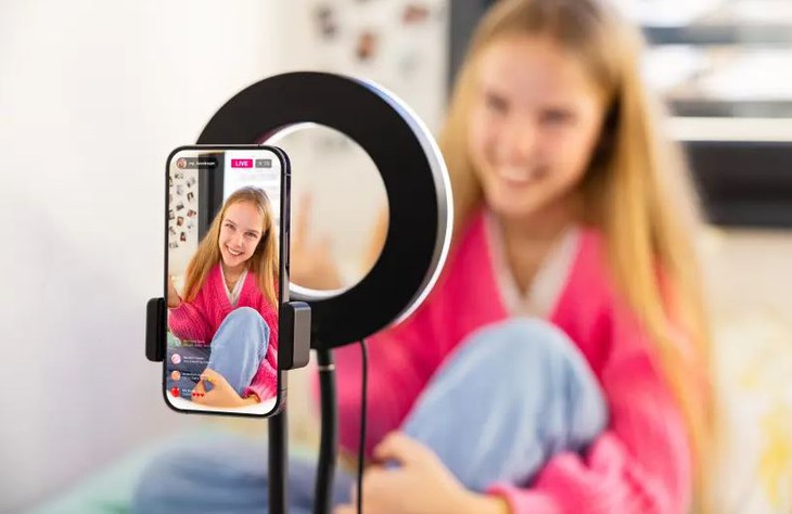 Đại học Mỹ đào tạo cử nhân… làm influencer - Ảnh 1.