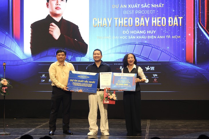 Phim ngắn 'Hạ thời' thắng lớn tại Liên hoan phim Điện ảnh Trẻ 2026 - Ảnh 5.