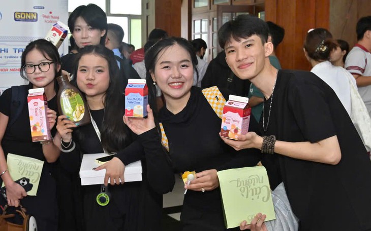 30 bạn trẻ trổ tài cùng nghệ thuật làm bánh - Ảnh 3.