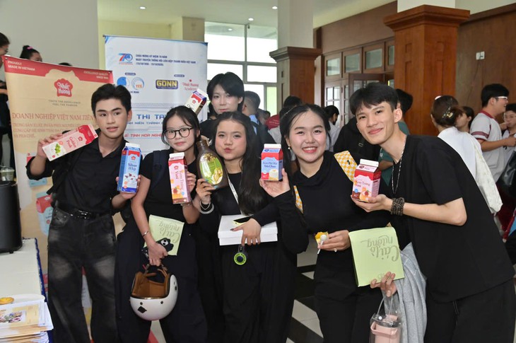 Hơn 300 người trẻ tham gia hội thi tay nghề làm bánh tại TP . HCM năm 2026 - Ảnh 2.