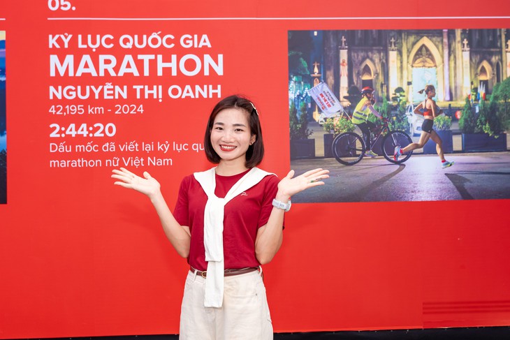 Nhiều vận động viên quốc tế đến Hà Nội ngắm di sản trên cung đường chạy Marathon - Ảnh 1.