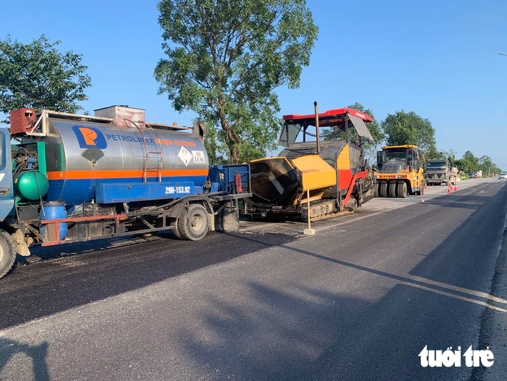 Ngày đầu dừng thu phí 2 trạm BOT Bến Thủy, xe qua lại thông thoáng - Ảnh 7.