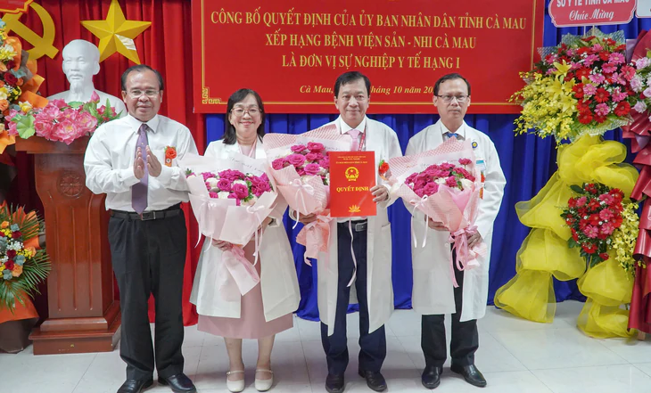 Bệnh viện Sản Nhi Cà Mau được xếp đơn vị sự nghiệp y tế hạng I - Ảnh 1.