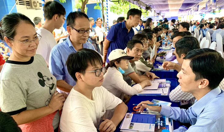 Đại học ‘săn’ giảng viên, đua tăng lương: Có mức 85 triệu đồng/tháng - Ảnh 2.