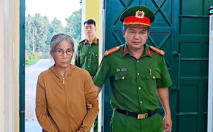 Người phụ nữ giết bạn, cướp vàng rồi 'vượt ngục' trốn truy nã 43 năm: Có phải xét xử lại? - Ảnh 2.