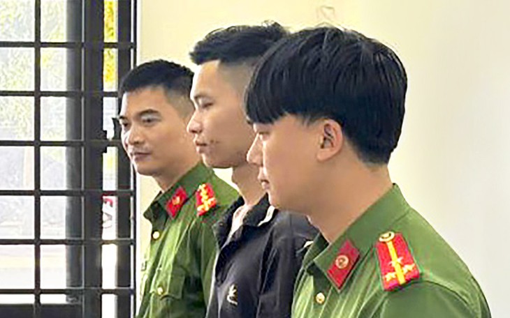 Khởi tố nữ tài xế lái xe bỏ chạy khi cảnh sát giao thông xử lý lỗi quá tốc độ - Ảnh 2.