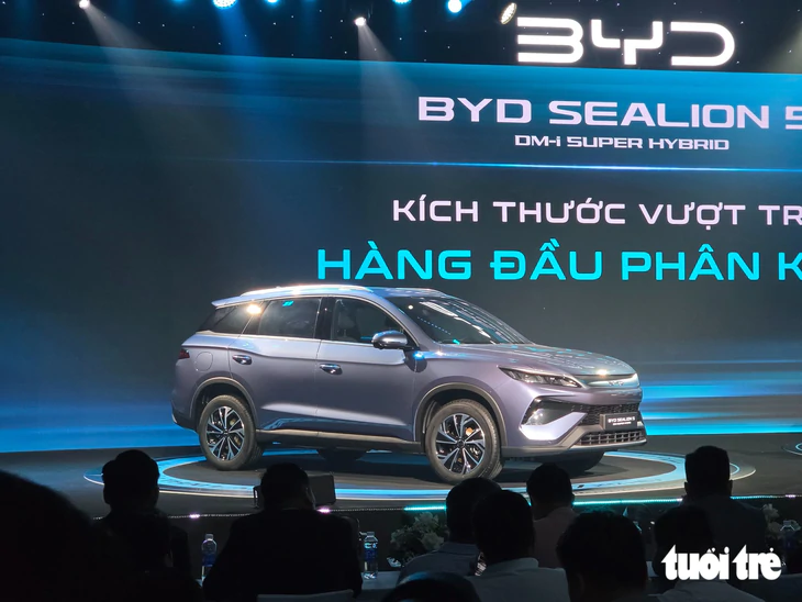 BYD Sealion 5 chốt giá từ 739 triệu, thực tế giảm thêm 80 triệu, SUV C chỉ ngang giá xe nhóm dưới - Ảnh 3.