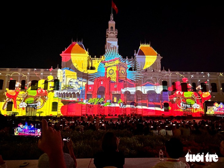 TP.HCM trình diễn 3D mapping, bắn pháo hoa dịp Ngày Văn hóa Việt Nam 24-11 - Ảnh 1.