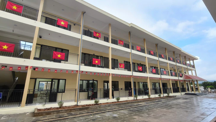 Bốn trường nội trú trễ hạn hoàn thành, Quảng Ngãi phê bình chủ đầu tư và nhà thầu - Ảnh 3.