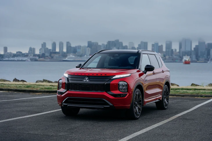 'Mitsubishi Outlander mới vào Việt Nam hơi muộn, giá khởi điểm dưới 1 tỉ mới dễ cạnh tranh' - Ảnh 3.