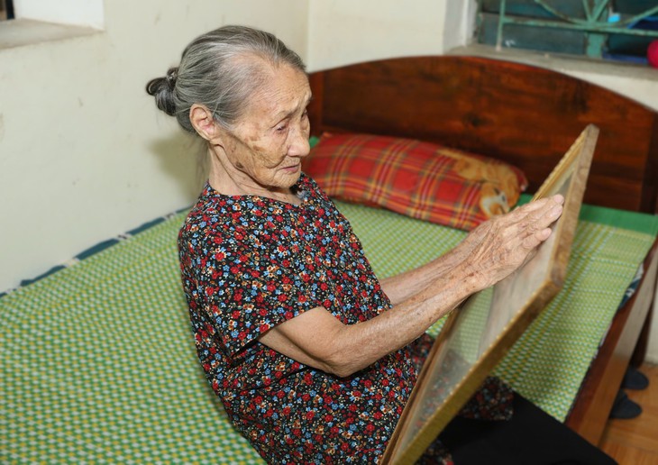Mẹ già 96 tuổi hy vọng xác định nơi yên nghỉ của con từ tấm bia liệt sĩ tìm thấy ở Lào - Ảnh 2.