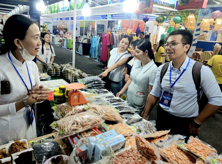 Sớm tháo gỡ khó khăn cho doanh nghiệp phía Nam để đảm bảo tăng trưởng - Ảnh 2.