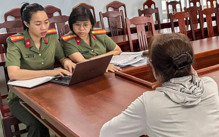 Vụ cho mượn tài khoản ngân hàng bị xử phạt: Làm gì để không bị phạt khi cho người thân mượn thẻ, tài khoản? - Ảnh 2.