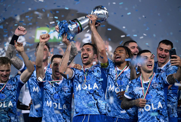 Người Indonesia đã tạo nên đội bóng hủy diệt Man United như thế nào? - Ảnh 2.