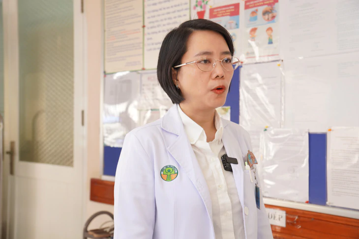 Trẻ mắc bệnh đường hô hấp nhập viện tăng, có trẻ gặp biến chứng viêm phổi - Ảnh 7.