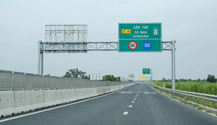 Miền Tây thiếu lao động 2026: Rèn tiếng Anh , Trung đón sóng nhà máy tự động hóa - Ảnh 3.