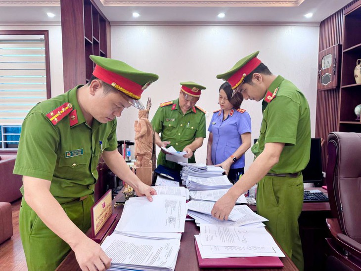 Khởi tố Tổng Giám đốc Công ty cổ phần xây dựng Hợp Kim 889 cùng Bí thư và Chủ tịch xã ở Phú Thọ - Ảnh 8.