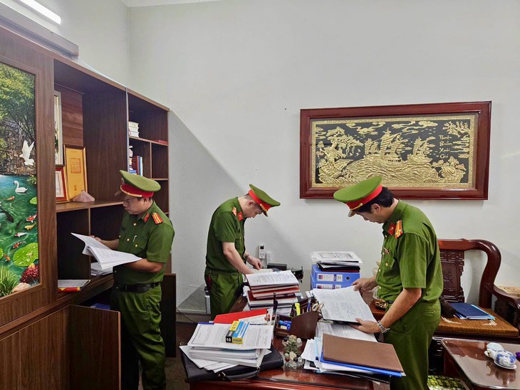 Khởi tố Tổng Giám đốc Công ty cổ phần xây dựng Hợp Kim 889 cùng Bí thư và Chủ tịch xã ở Phú Thọ - Ảnh 7.