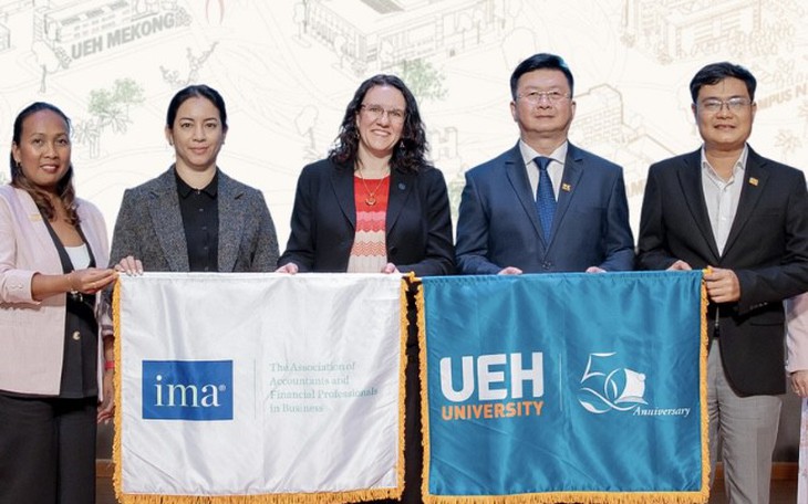UEH kết nối lãnh đạo đại học quốc tế bàn về quản trị và tác động xã hội - Ảnh 8.