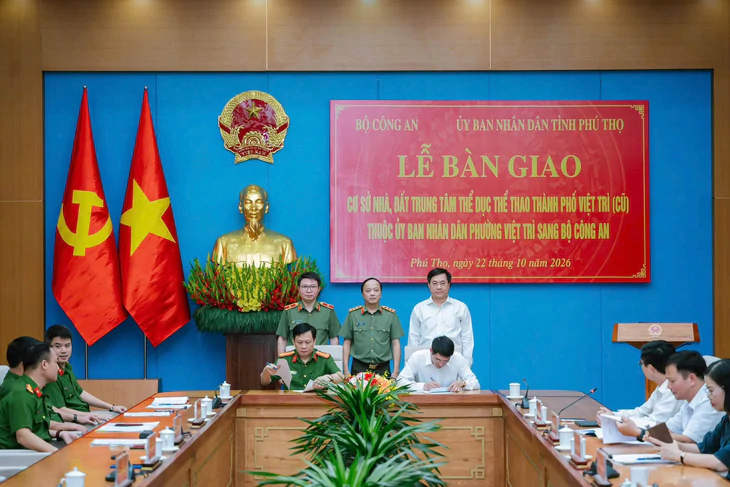 Bộ Công an khởi công dự án nhà ở cho lực lượng công an và tiếp nhận một trung tâm thể dục thể thao ở Phú Thọ - Ảnh 2.